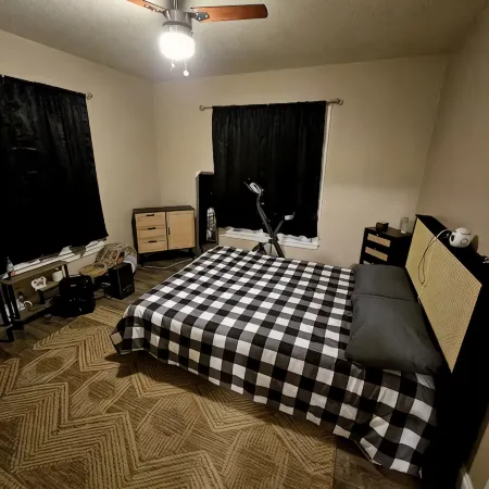 3-bedroom house in Delightful Del Rio, Texas with WiFi , AC. Come take a look.
