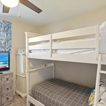 2Bed + 2Bath Blocks from the Beach