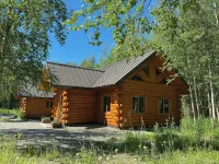 Beautiful Comfy Alaskan Log Home 2