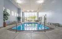 Spacious Riverfront Townhome Directly Across from Downtown Louisville - Kitchens