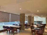 Hrj Sarovar Portico Indore - Bữa sáng