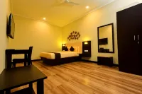 Majestic Eco Comforts - balcony