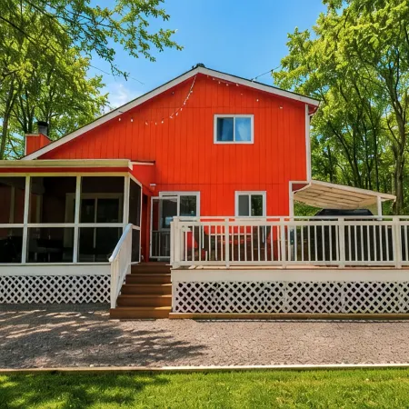 Pocono Mountain Dream House with hot tub