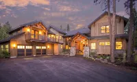 Luxurious Estate among the Pines w/ Hot Tub, EV Charger & so much MORE! - บังกะโล