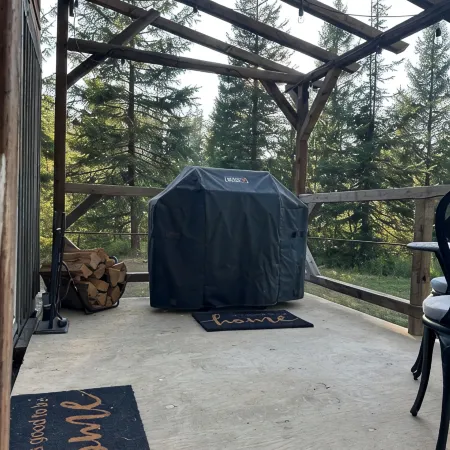 Cozy Cabin Retreat in Spirit Lake- Your Getaway to Adventure!