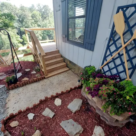 NEW! Lakefront Cabin-Mnt View-Hot Tub-WIFI-Prime Location-Bryson City/Cherokee