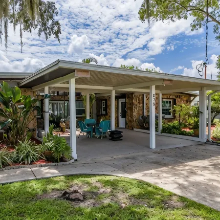 Waterfront Mid Century Cottage w/Pool and Spa- Close to beaches - Sleeps 9