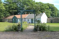 3 bedroom cottage, with far reaching views of the garden and open countryside. - Country Houses