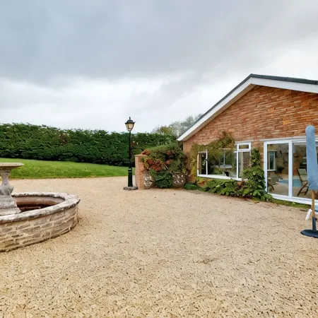 Private Indoor Heated Pool, Sauna + Snooker Room Next to Jurassic. Coastal Path