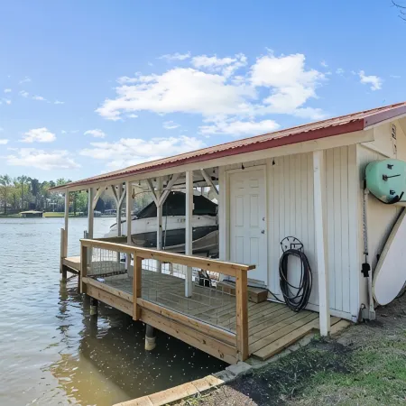 Sleeps 7, Firepit, 2 Kayaks, Big Water + More!
