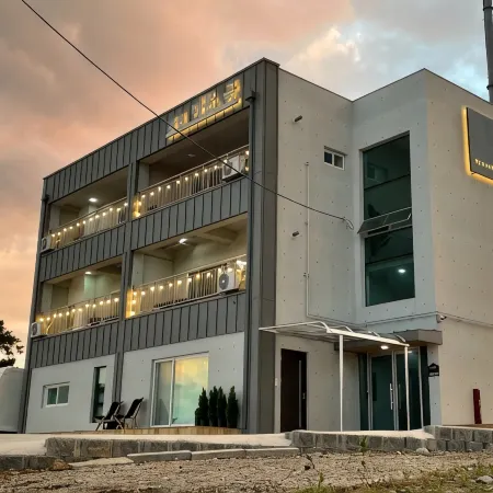 Ulsan Mulmukgot Pension Caravan Отели рядом с достопримечательностью «Мыс Канджольгот»