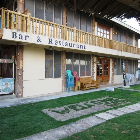 Yooneek Beach Resort