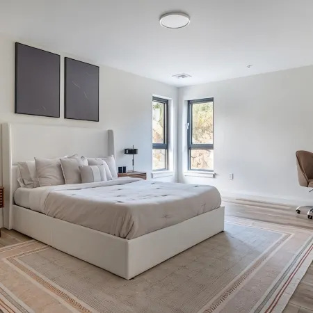 Luxury 2 Bedroom Furnished Apartment in Heart of Quincy