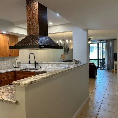 Near Beaches & Outdoor Activites! Relaxation and Fun! 2 BR/BA/LR & KITCHEN
