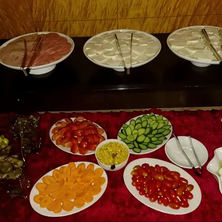 King Suites Hotel