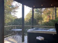 4BR & 3.5BA Cabin near Toccoa River with Hot Tub and Game Room! - 2-Star
