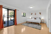 Modern 4 Bedroom Vacation home @ Castro Valley, King or Queen for all - Wi-Fi