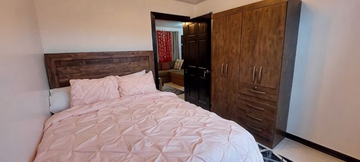 Cozy 2-bedroom apartment in central location with WiFi, AC Hotels in Georgetown