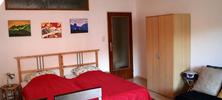 1 Studio Flat walking distance to ski lifts (we have 2 in the same building) Hotels in Kaprun