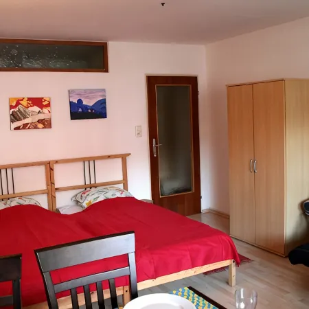 1 Studio Flat walking distance to ski lifts (we have 2 in the same building)