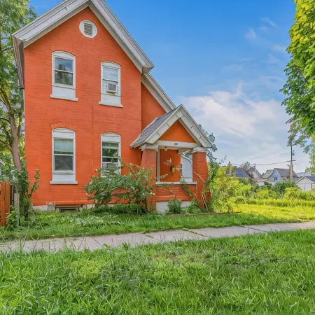 4 bedroom home near Downtown GR