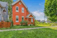 4 bedroom home near Downtown GR
