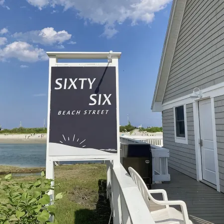 Ogunquit Oceanfront Condo, stunning views private balcony 1BR/1BA steps to town