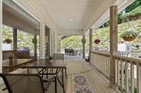 Elevated Lifestyle, Spacious 6 Bdrm w/ Hot Tub! - 4 estrellas