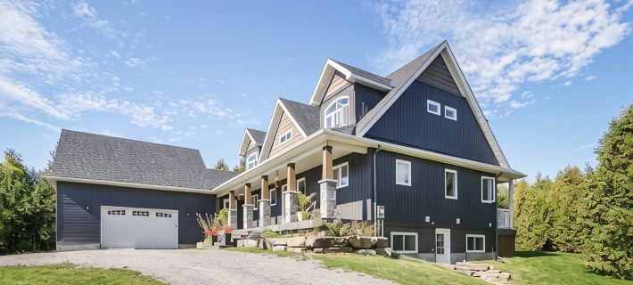 Chateau Jan - Walkout Apartment on 2.65 Acres (Child Friendly) Hotels in Lanark County