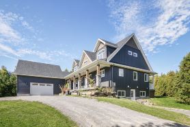 Chateau Jan - Walkout Apartment on 2.65 Acres (Child Friendly)