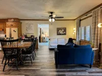 Honey Run King Suite ~Between Millersburg & Berlin - 3-Star
