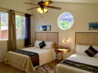6 BR Villa Downtown in Springdale 1.2 mi from ZNP Sleeps 14 Free parking 6 cars - balcony