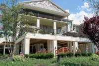 Niagara Crossing Hotel and Spa - parking