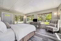 BIRCH COTTAGE - Modern Lake House w/ shared Frontage on Thayer Lake - 4 stjerner