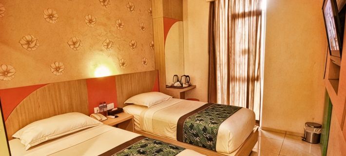 Hotel Dewarna Sutoyo Malang Hotels in Klojen