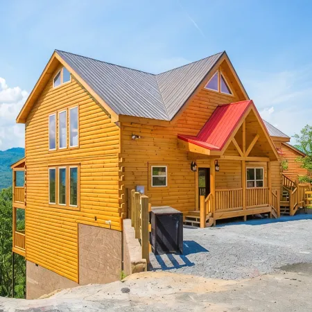 5 Miles to Gatlinburg! Indoor Heated Pool/ Theater Room/ Hot tub/ Amazing Views!