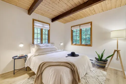 Charming, updated Cabin in The Hideout - Uima-altaat