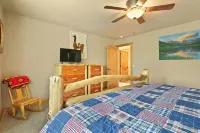 Lovely 3BR Near Town w/ Hot Tub, Stunning Views! - 3-Sterne