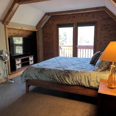 Hillside hideaway in pine mountain club