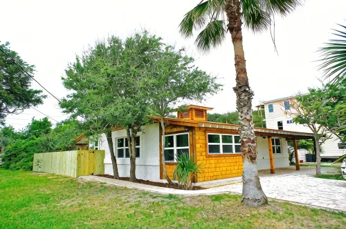 1st Street Cedar Beach House Retreat - 4 stjerner