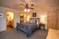 Upscale Mountain Chalet in Blue Lake Springs, Free Wifi/Cable, Gas Fireplace - balcony