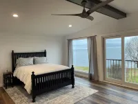 Spacious Bayside Retreat in Door County. All the views and not the traffic. - 부티크