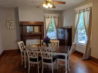 HGTV House! 2 Blocks to Beach- 2024 New Bathroom! - 무료 와이파이