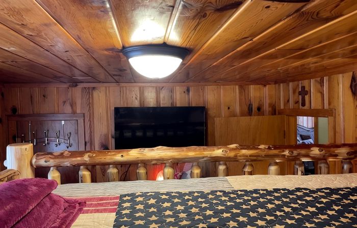 Your going to fall in love with this cabin.outstanding for family,multi families