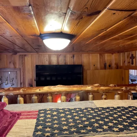 Your going to fall in love with this cabin.outstanding for family,multi families