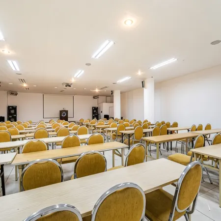 Benikea Hotel Mountain & Ocean Sokcho Отели рядом с достопримечательностью «Порт Daepohang»