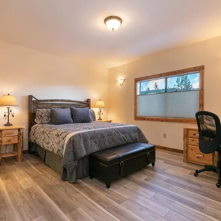Condo w/ Beautiful Mountain View. Steps from Ski/Trails. Donner Lake. EV outlet