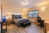 Condo w/ Beautiful Mountain View. Steps from Ski/Trails. Donner Lake. EV outlet - Mountain view