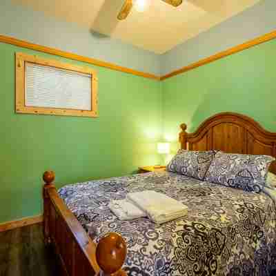 Waterfront cottage 3bdrm Rooms