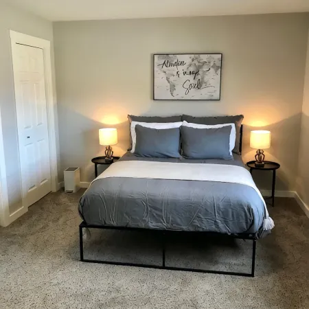 Cozy townhouse close to Hospital & Capital
